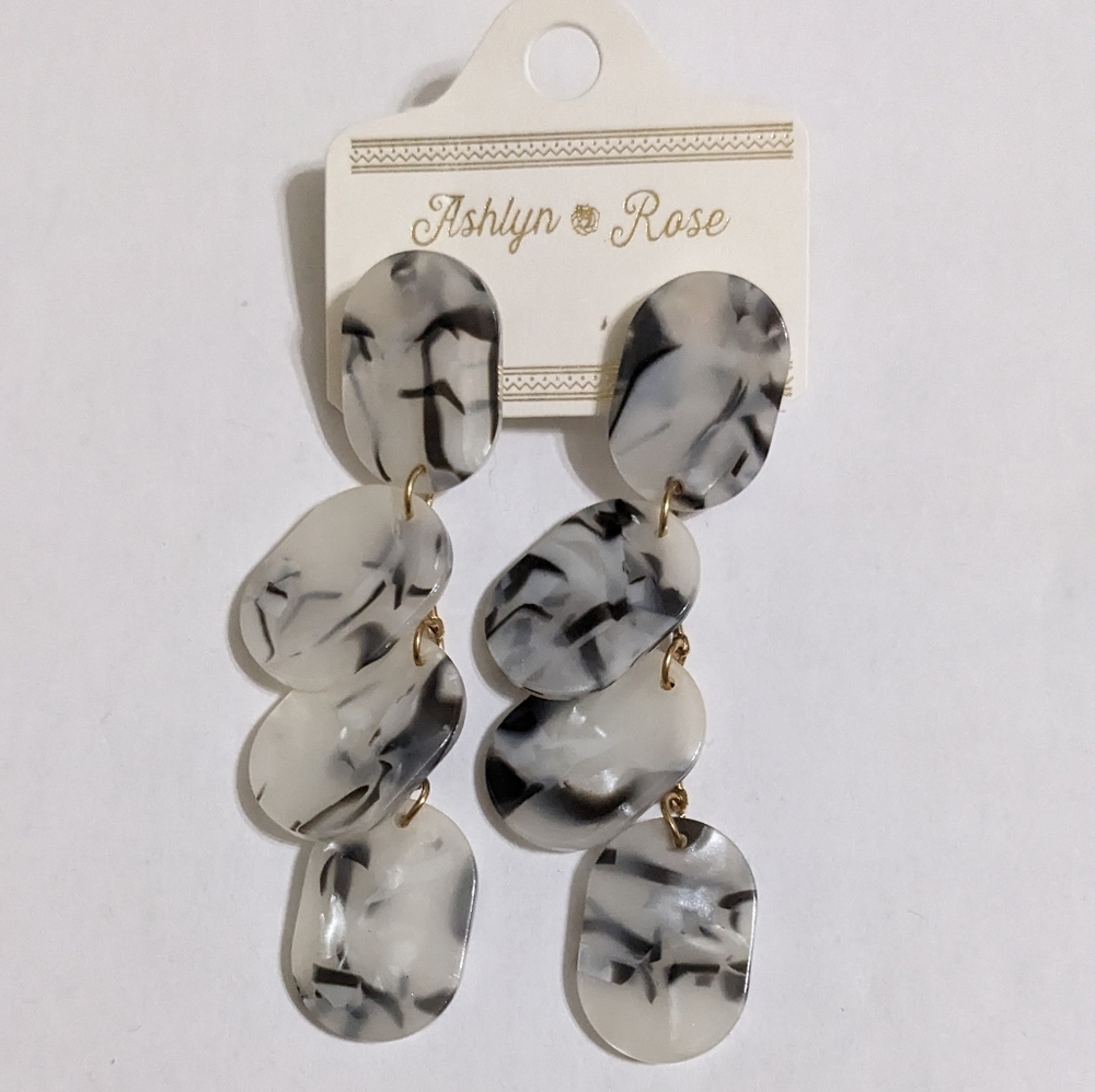 NWT Black and White Drop Dangle Earrings